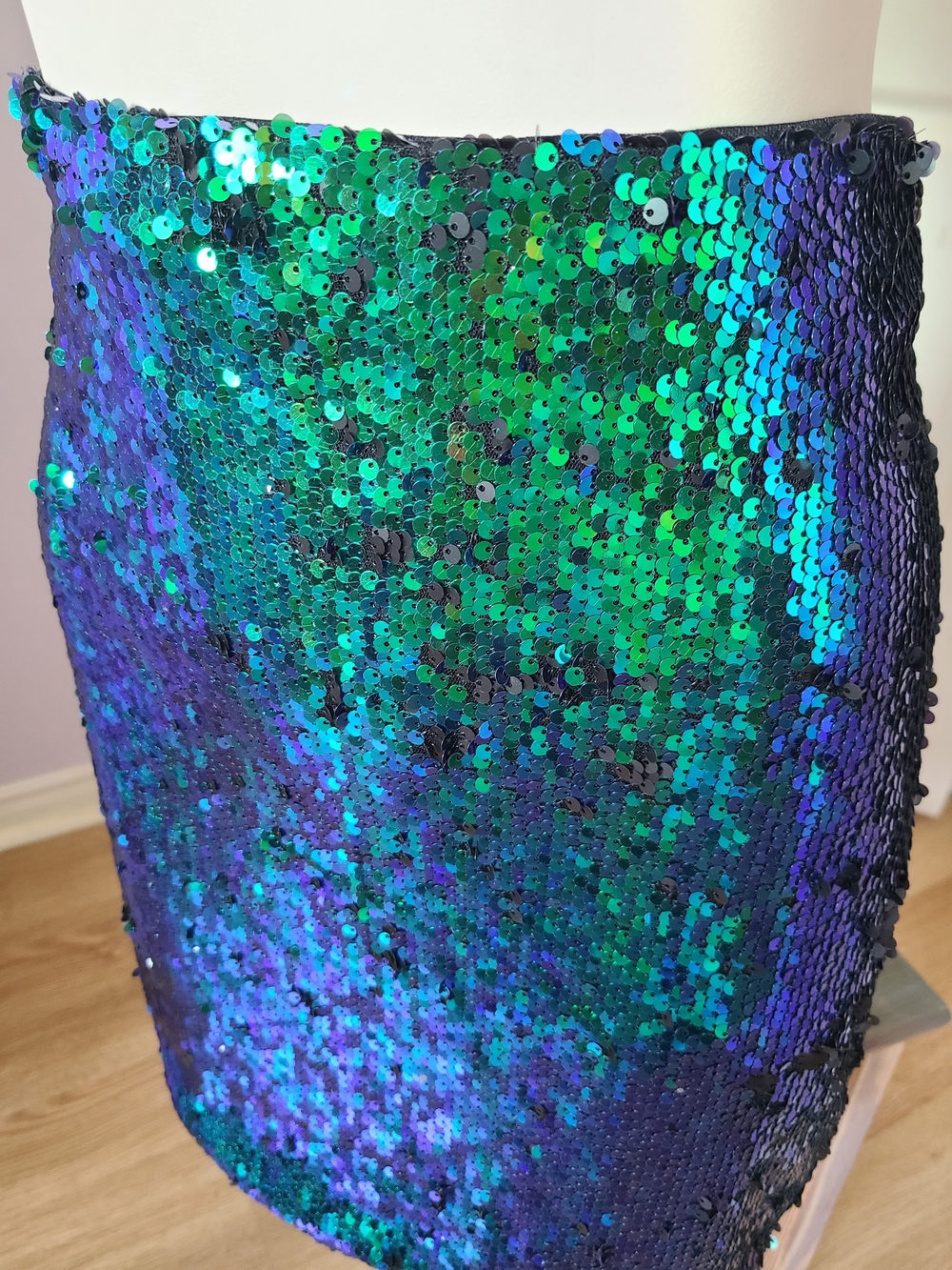 Forever 21 Green and Blue Iridescent Sequin Mini Skirt - Picture 3 of 4